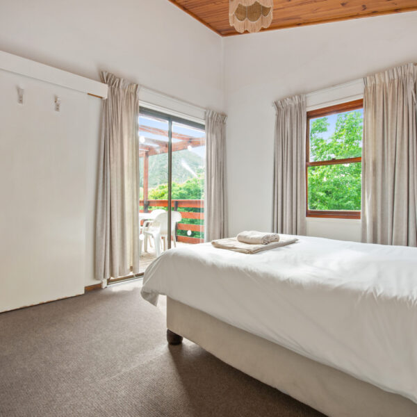 Alternative view of THREE-NIGHT MIDWEEK STAY IN JOSMONT HEIGHTS ONE BEDROOM -